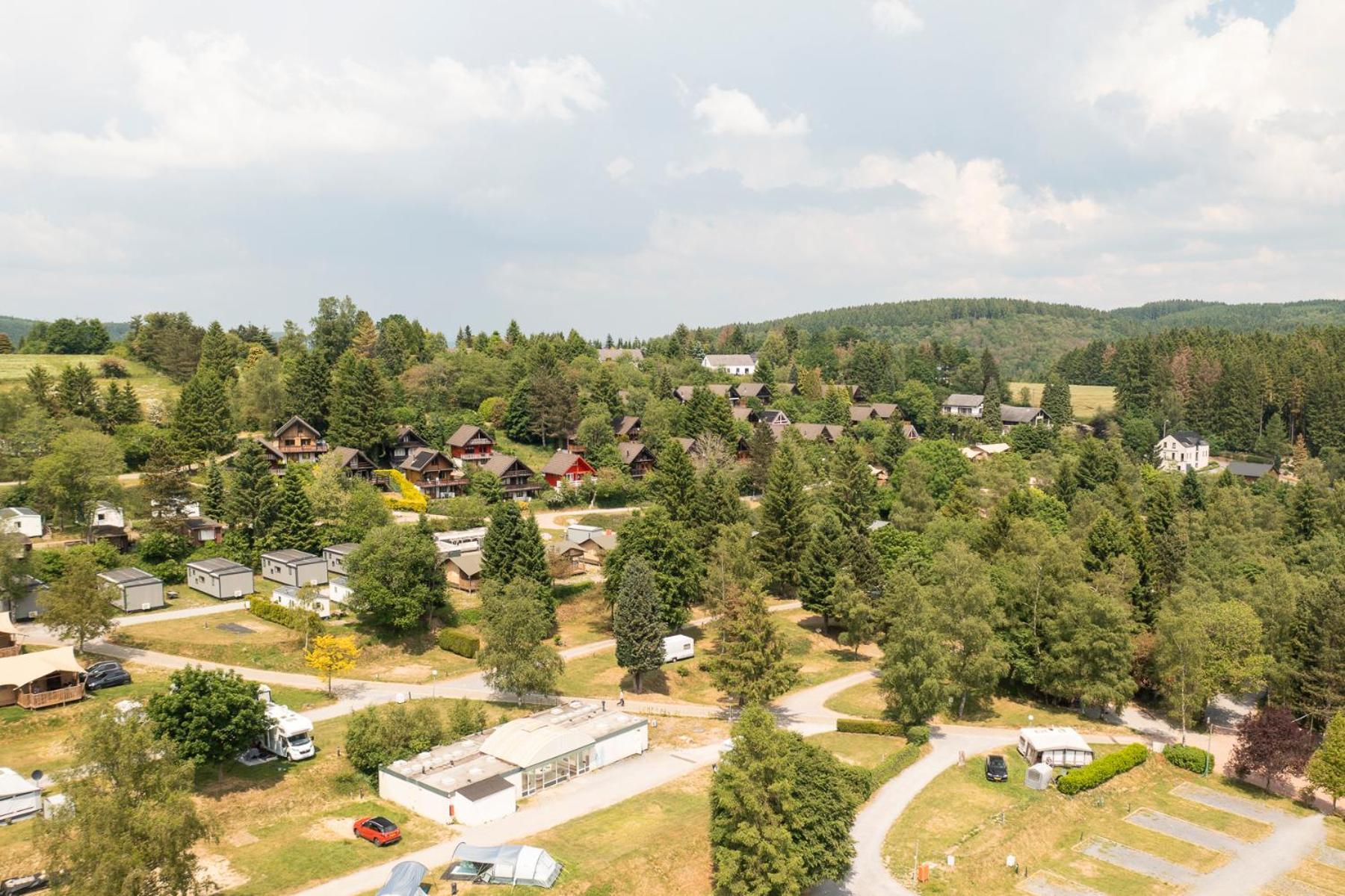 Отель Ardenparks Petite Suisse Dochamps Экстерьер фото