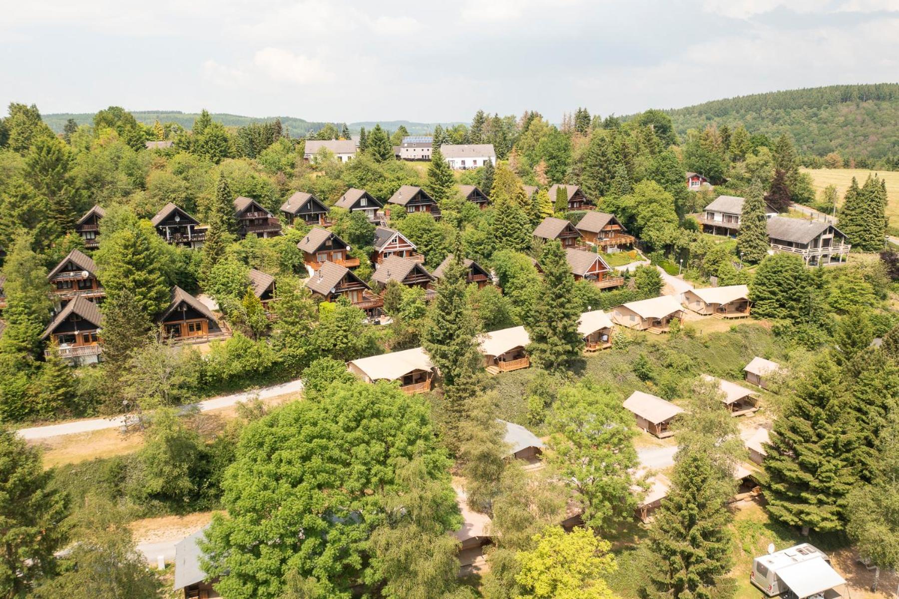 Отель Ardenparks Petite Suisse Dochamps Экстерьер фото