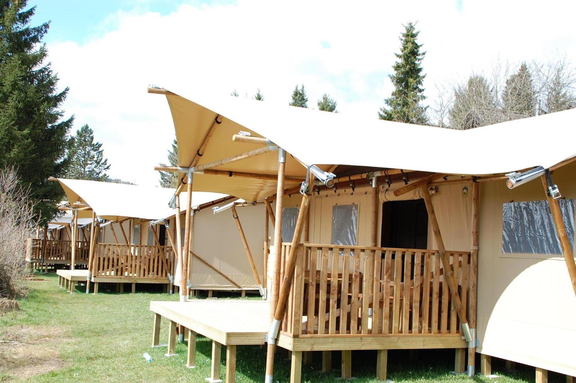 Отель Ardenparks Petite Suisse Dochamps Экстерьер фото